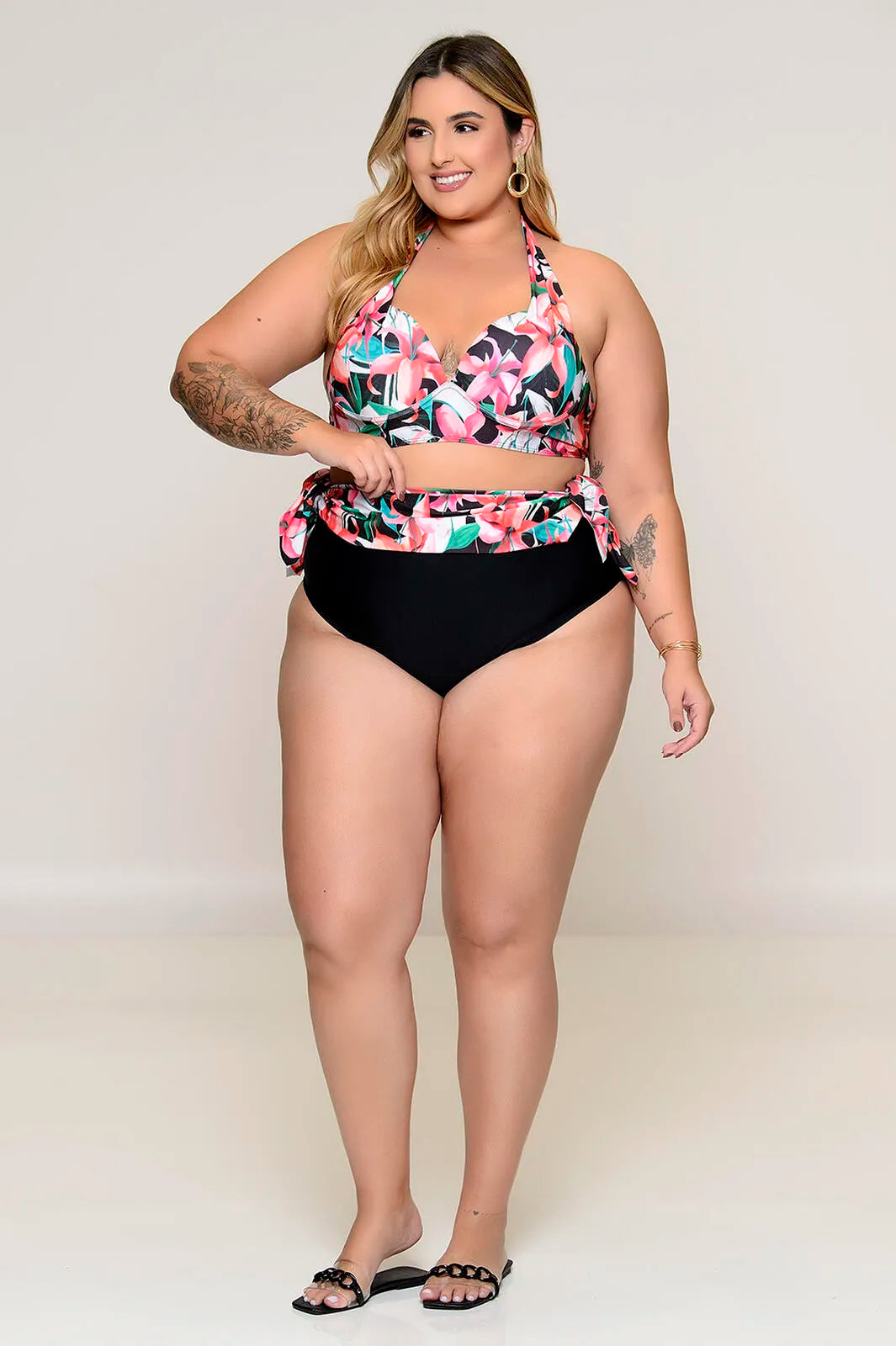 Biquíni Plus Size com Saída Embutida Lírio – Segurança, Sustentação e Conforto