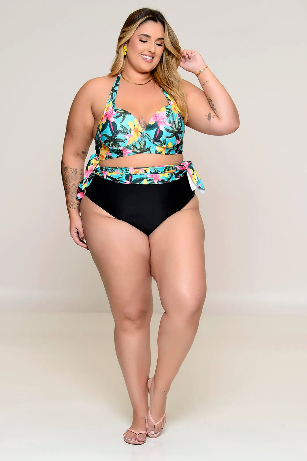 Biquíni Plus Size com Saída Embutida Lírio UV50+ – Sustentação, Segurança e Conforto