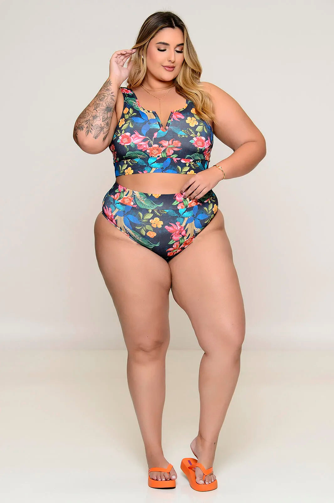 Biquíni Plus Size Azul Marinho com Top Conforto UV50+ – Leveza e Segurança