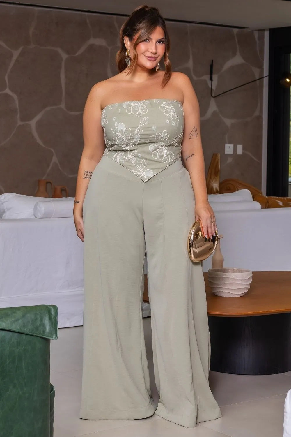Calça Pantalona Plus Size com Recortes Elegante | Curvely