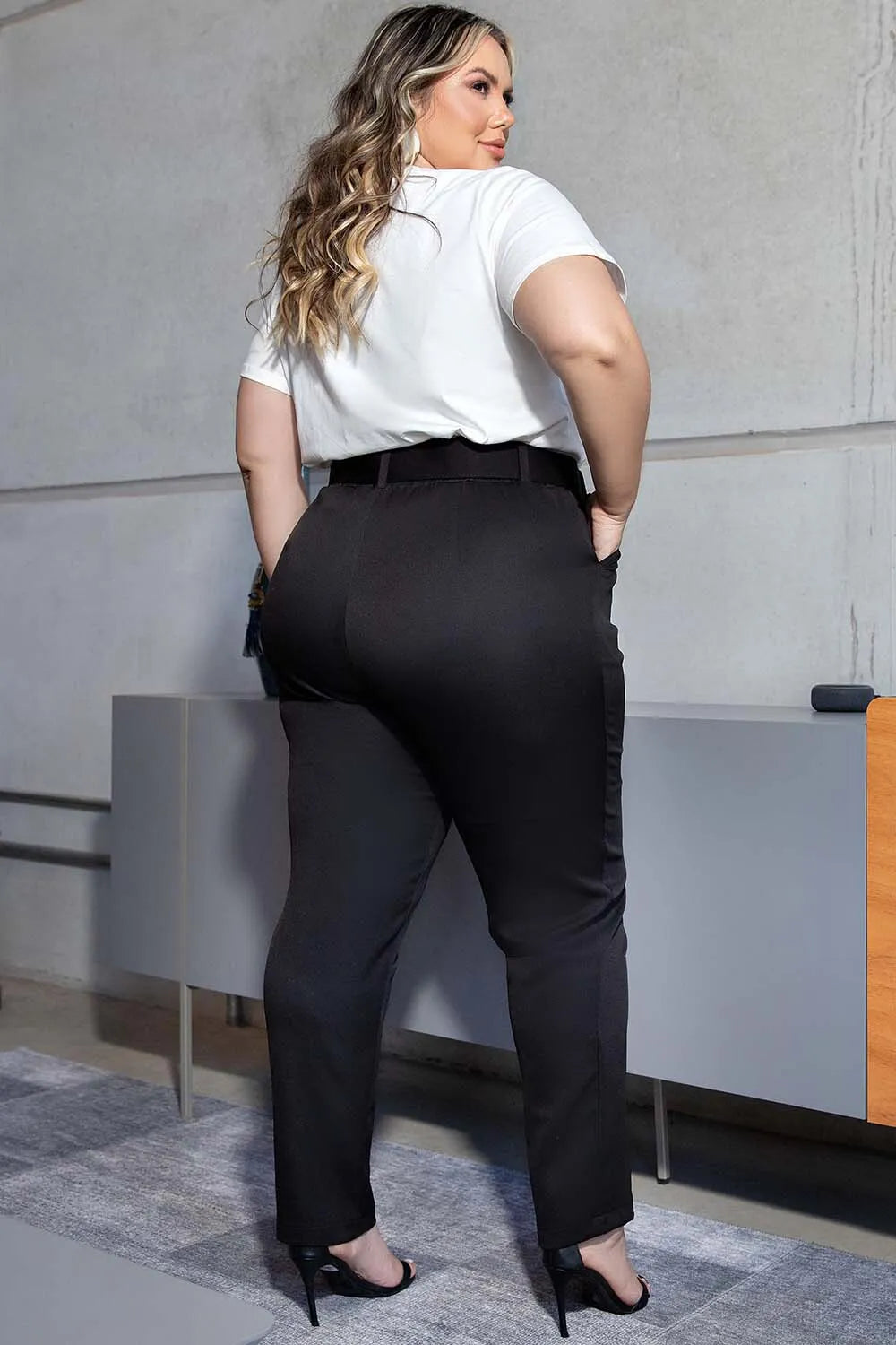 Calça Alfaiataria Plus Size Preta