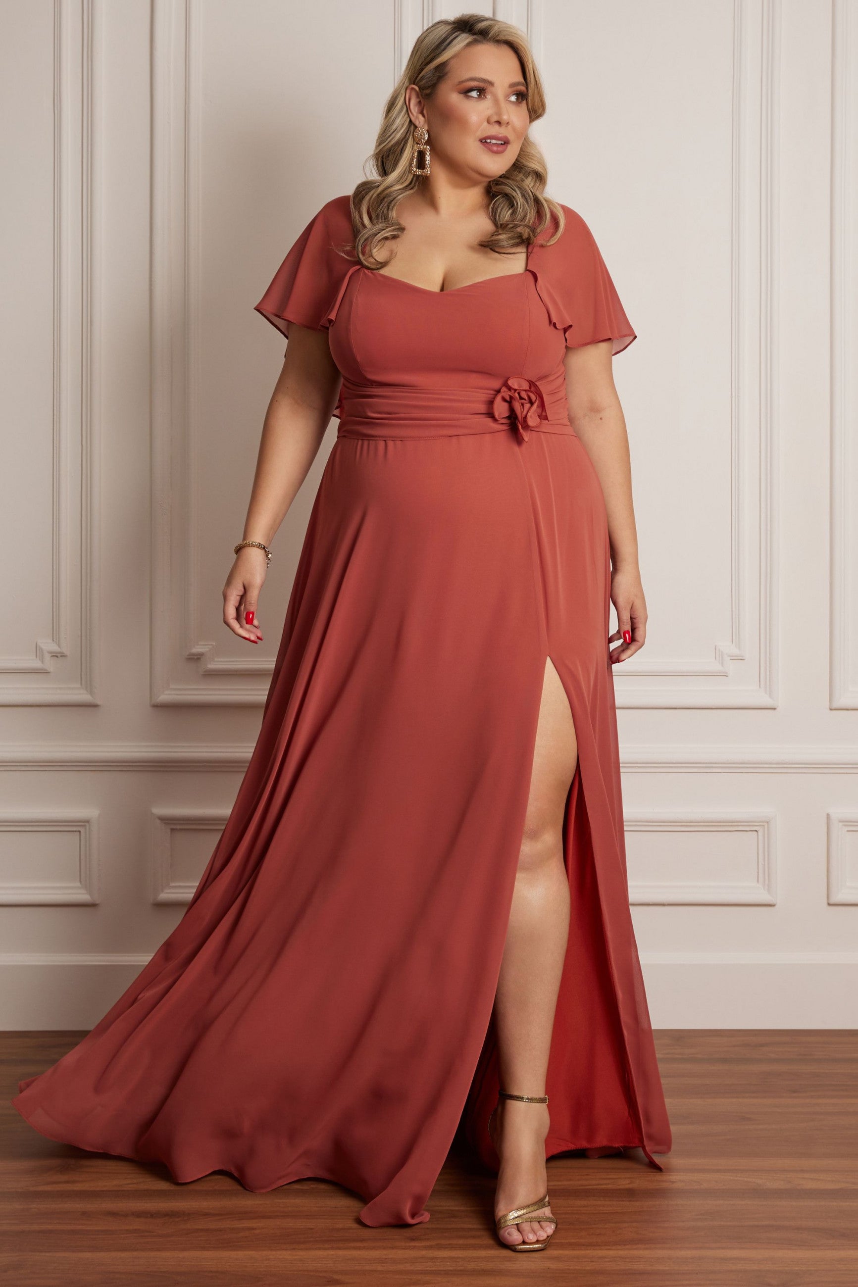 Vestido Longo Plus Size Lídia Terracota Elegante | Curvely