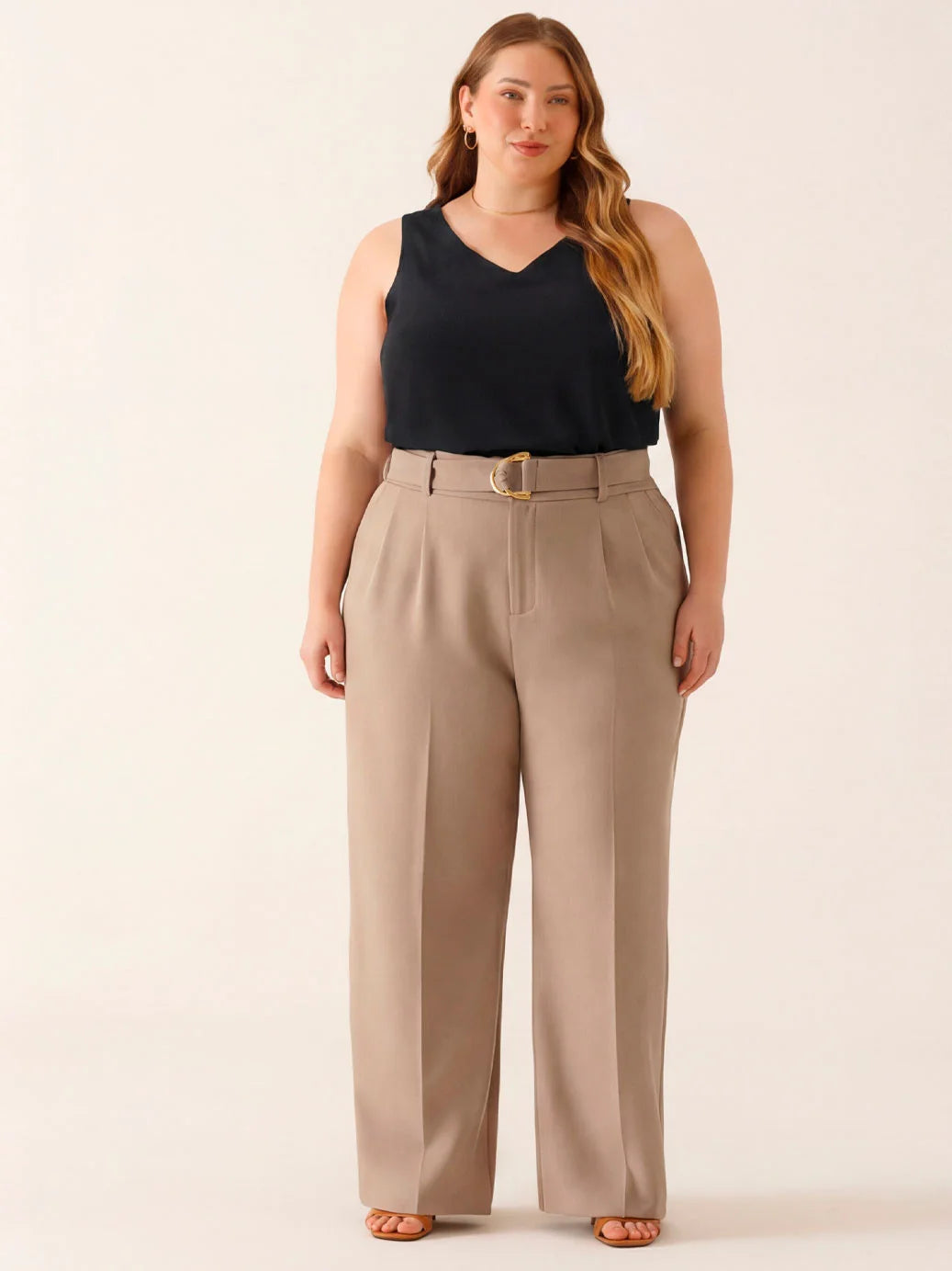 Calça Alfaiataria Plus Size Wide Leg Mocha Mousse | Curvely