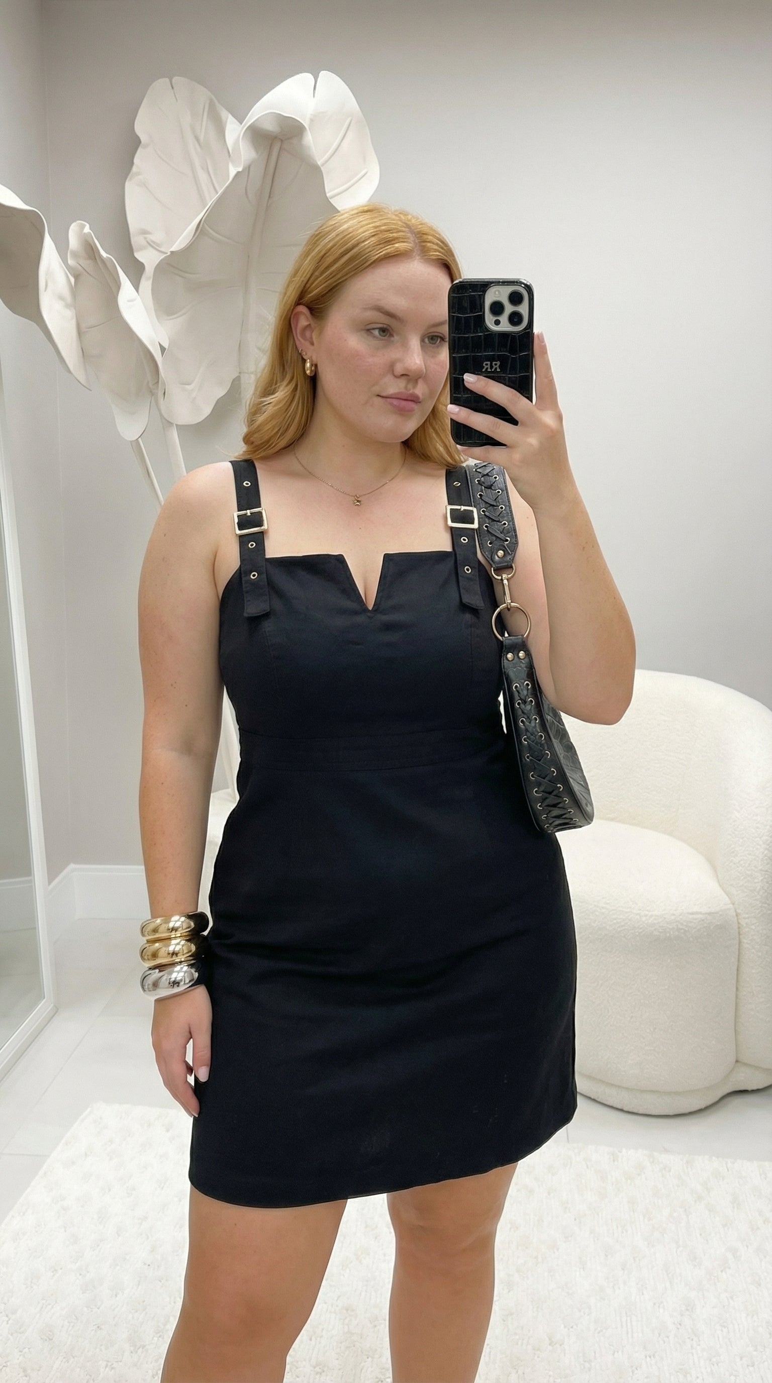 Vestido Emília Plus Size com Decote V, Alças com Fivela